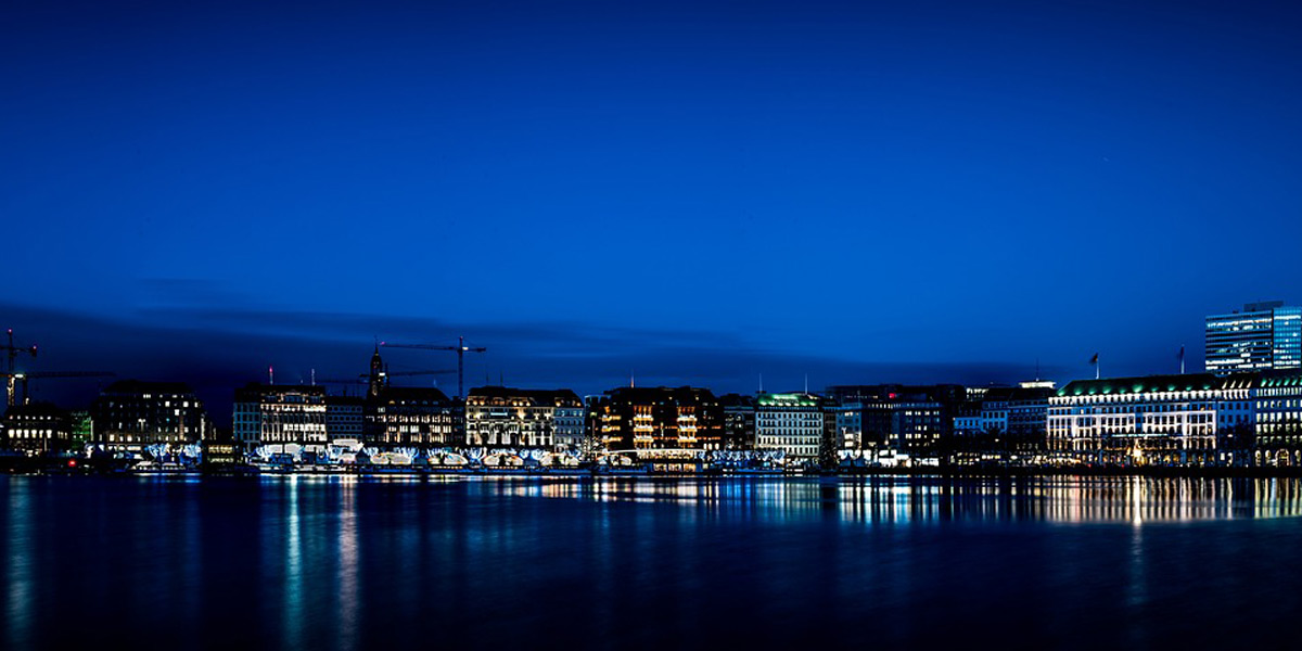 Night view of Hamburg city